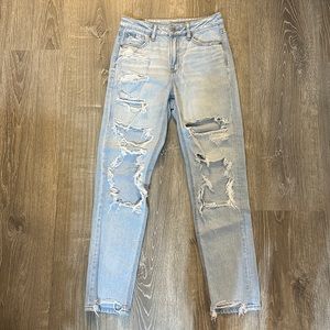Women’s Size 4 Long AE Mom Jeans